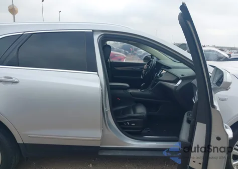 2018 Cadillac Xt5 Premium Luxury z USA, uszkodzony, nr VIN 1GYKNERS1JZ213977